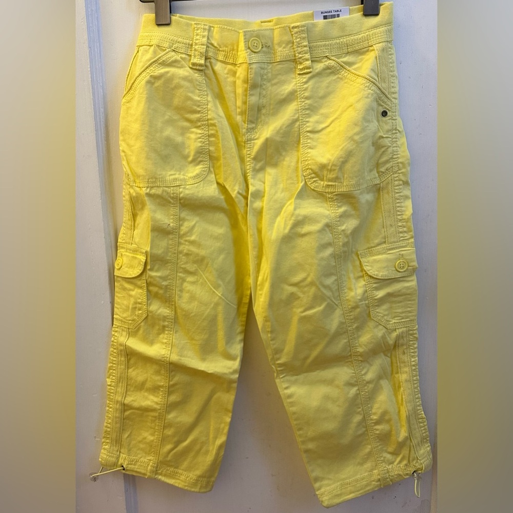 New yellow Style & Co capri